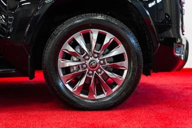 Toyota Land Cruiser 300, 2023, Toshkent shahri – 10