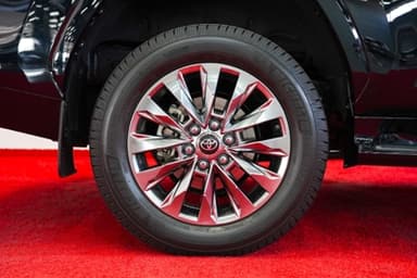 Toyota Land Cruiser 300, 2022, Toshkent shahri – 10
