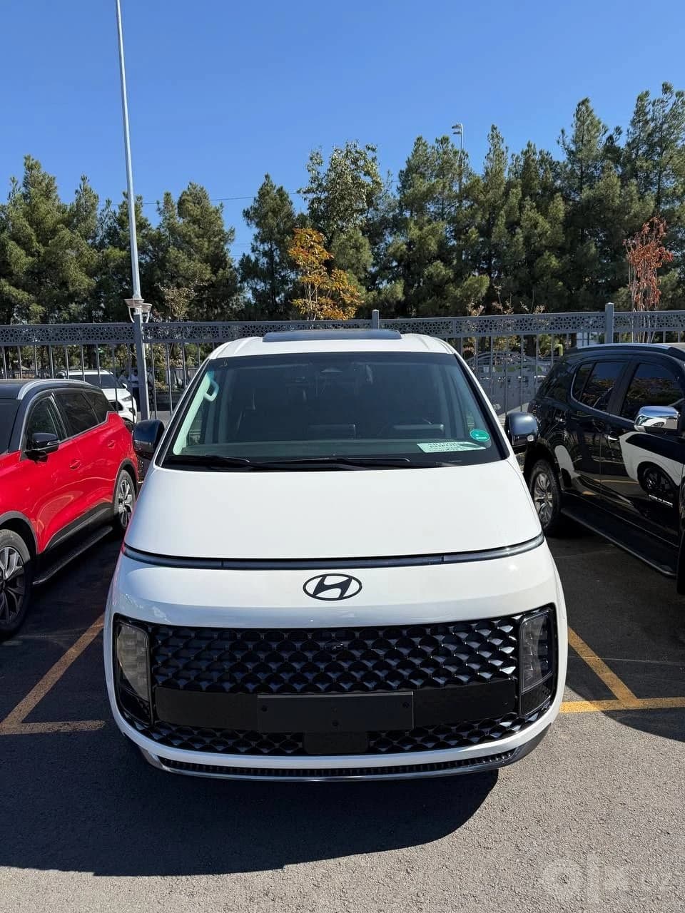 2025 Hyundai Staria